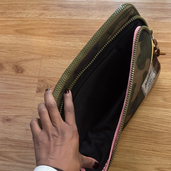 Herschel 16” Laptop Bag ✨ - Picture 6 of 11